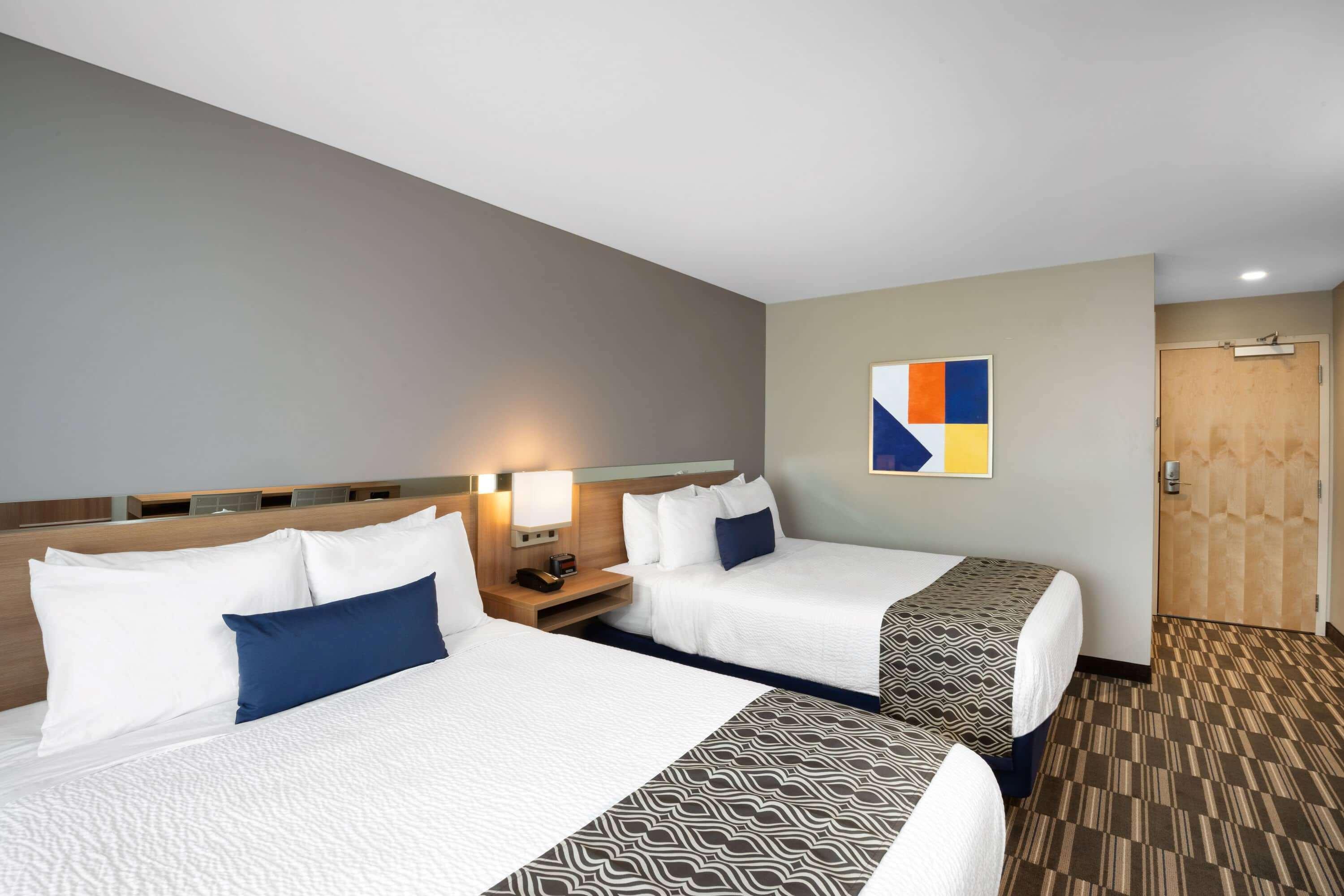 Microtel Inn & Suites By Wyndham Farmington Екстериор снимка