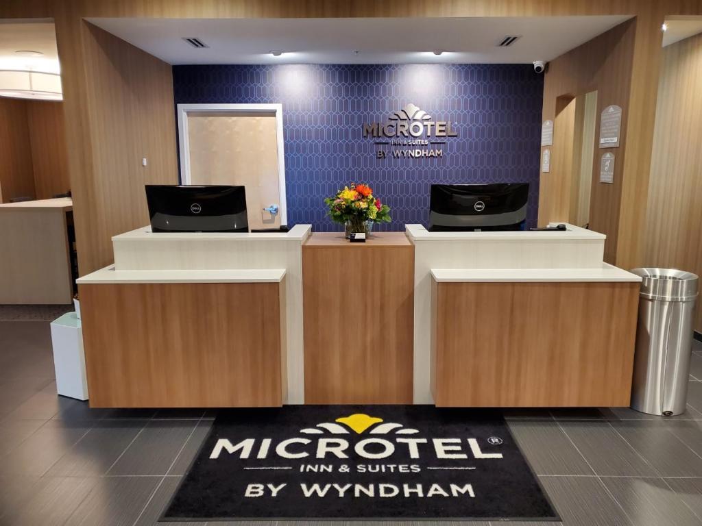 Microtel Inn & Suites By Wyndham Farmington Екстериор снимка