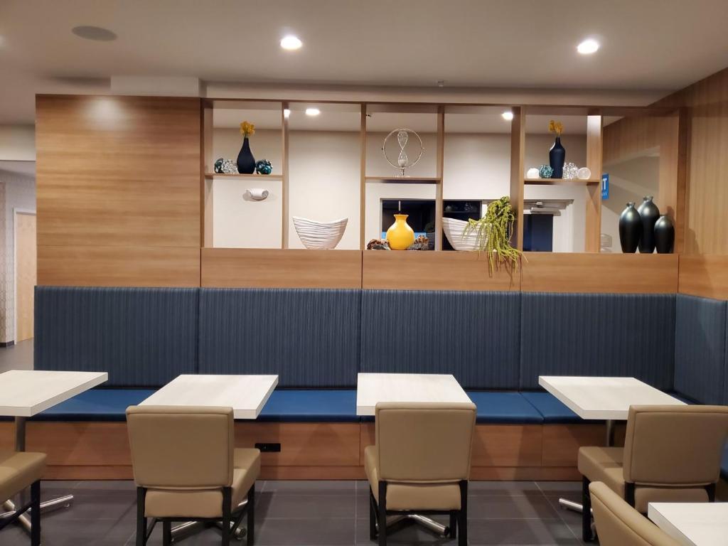 Microtel Inn & Suites By Wyndham Farmington Екстериор снимка
