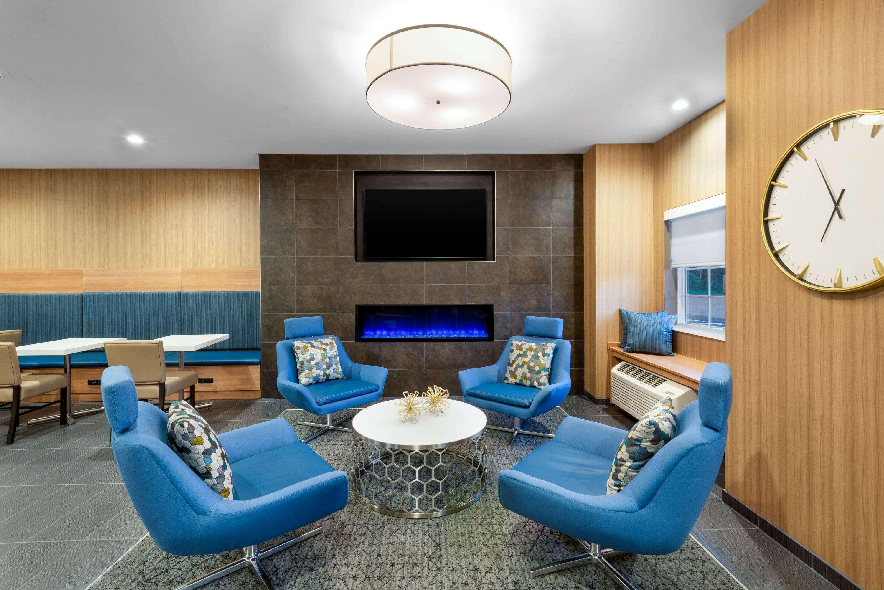 Microtel Inn & Suites By Wyndham Farmington Екстериор снимка