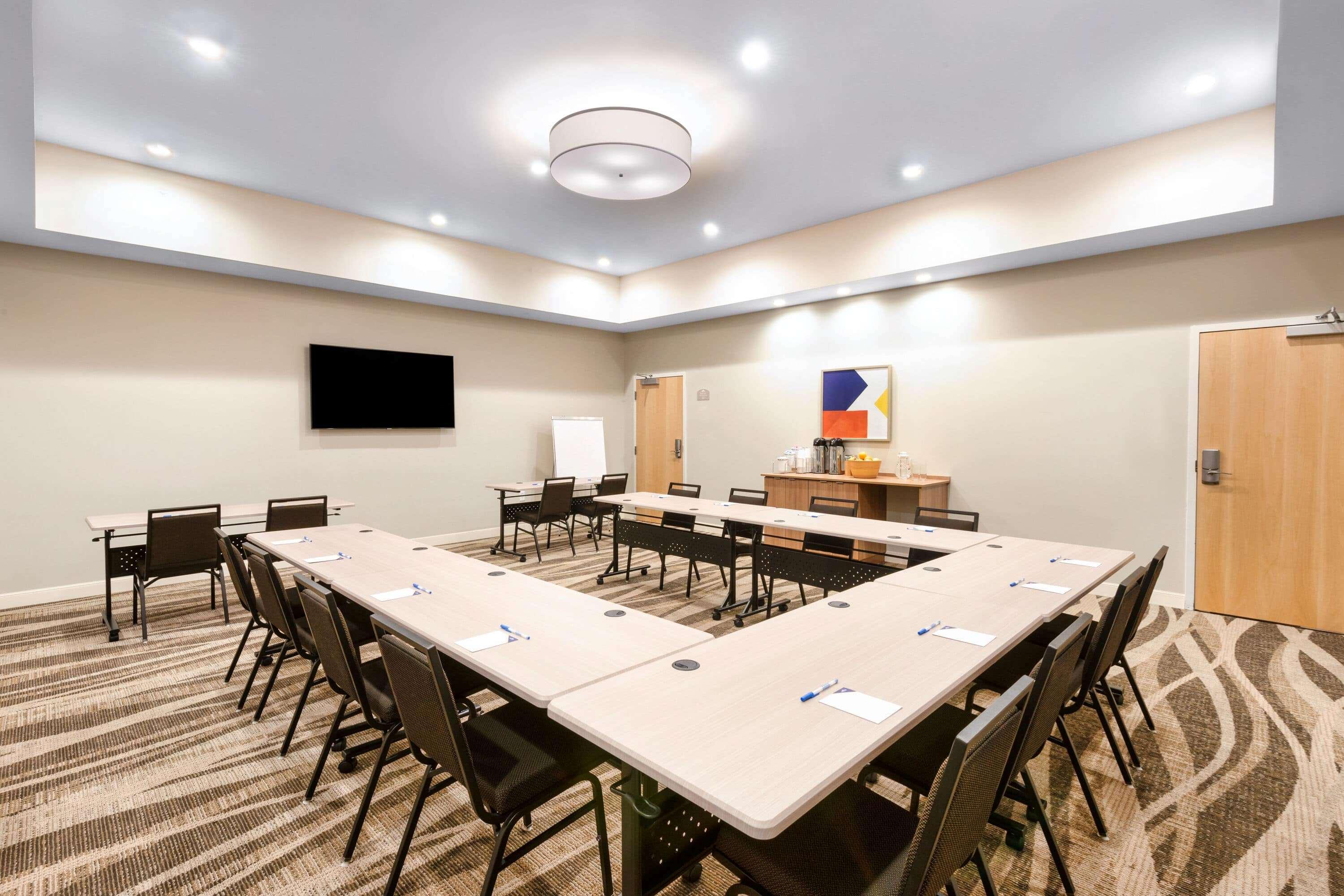Microtel Inn & Suites By Wyndham Farmington Екстериор снимка