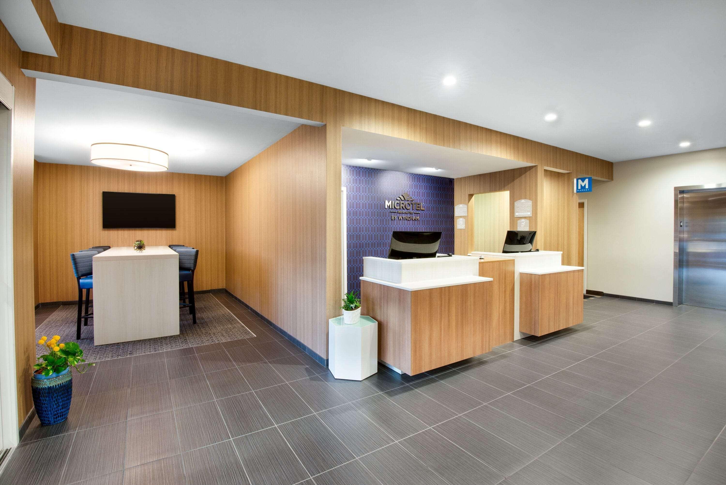 Microtel Inn & Suites By Wyndham Farmington Екстериор снимка