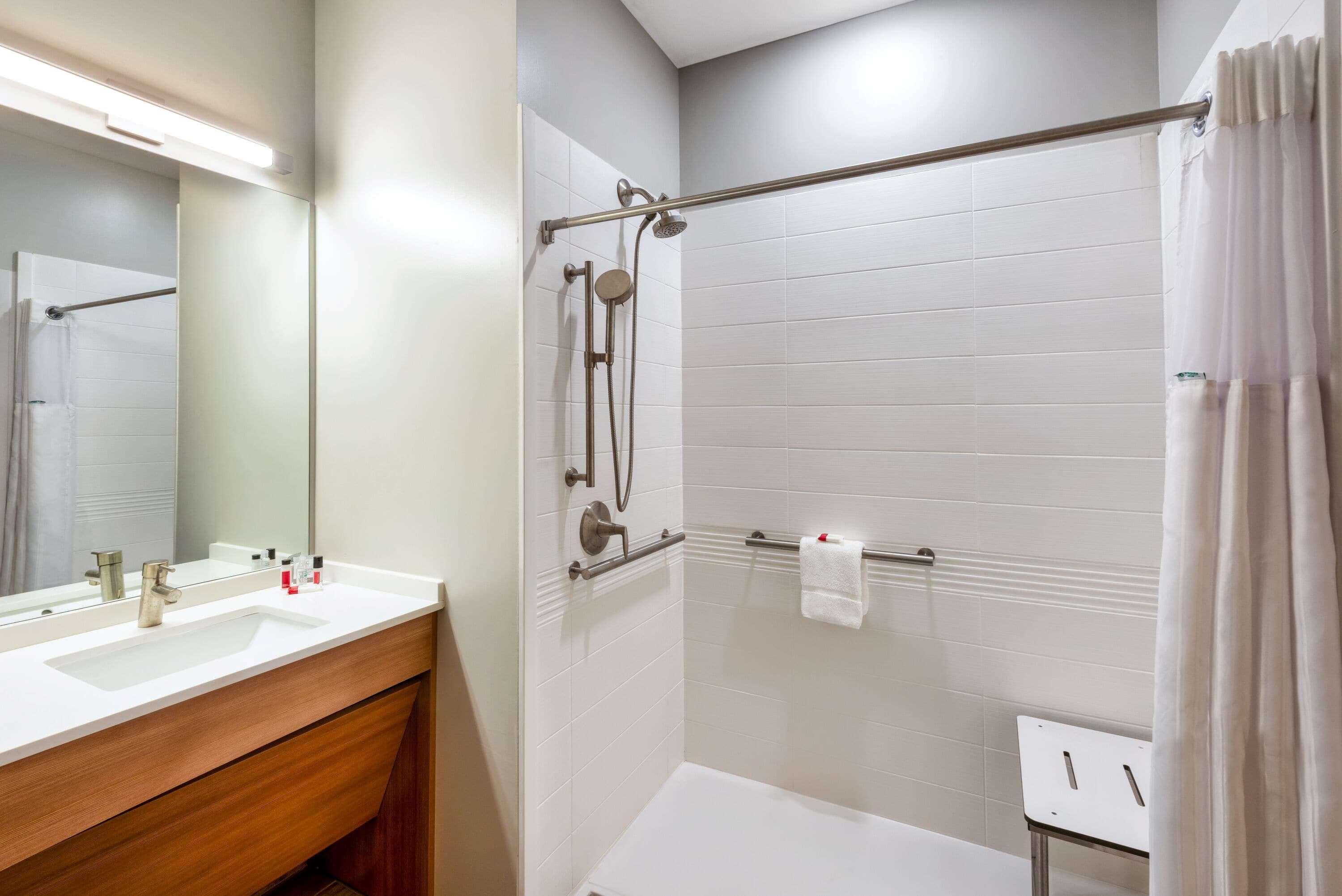 Microtel Inn & Suites By Wyndham Farmington Екстериор снимка
